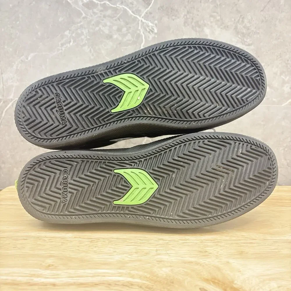 Cariuma slip skate